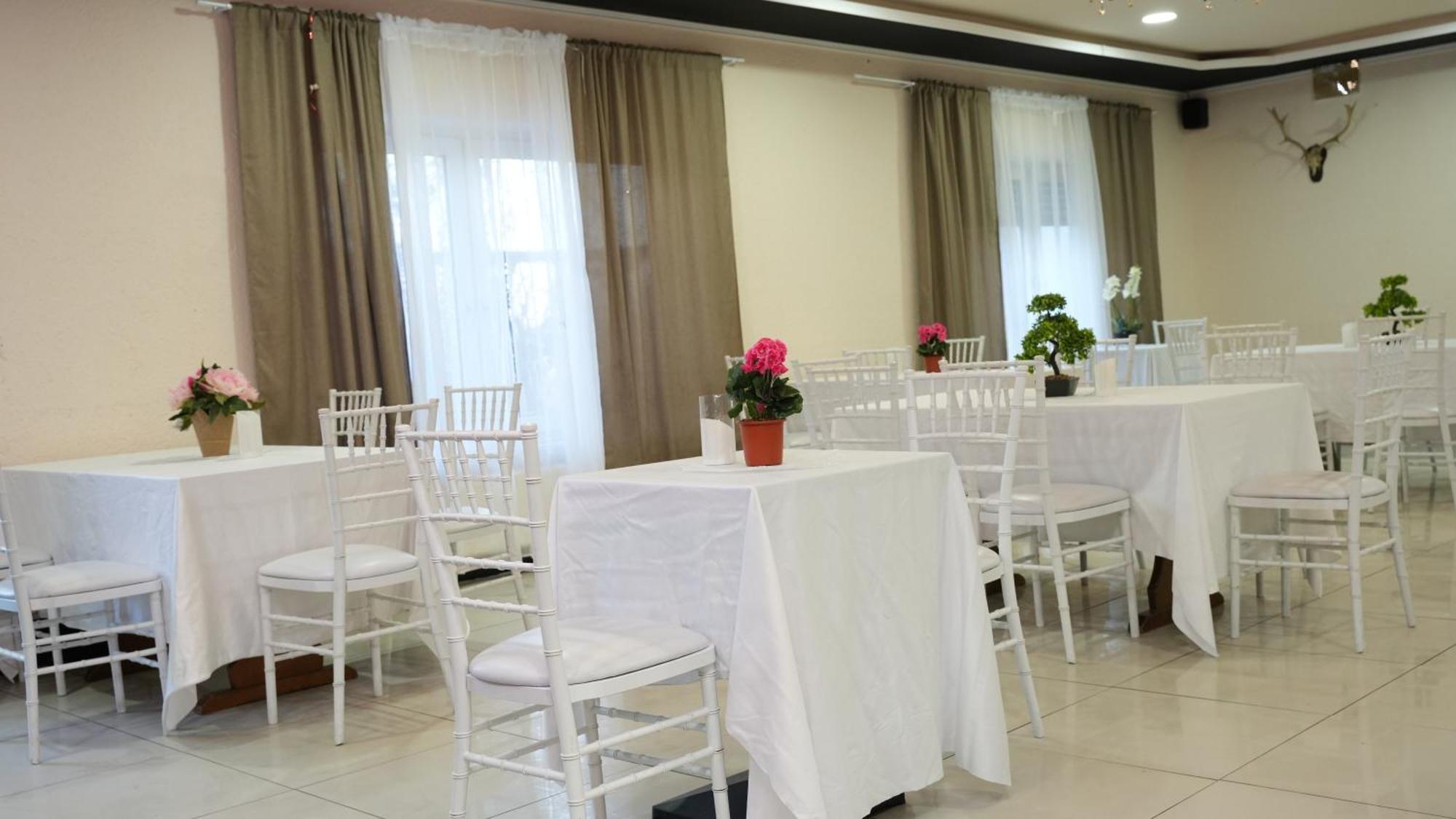 Sn Hotel And Restaurant Langgons Экстерьер фото