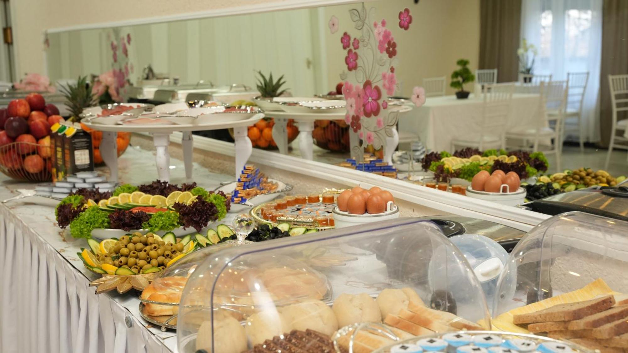 Sn Hotel And Restaurant Langgons Экстерьер фото